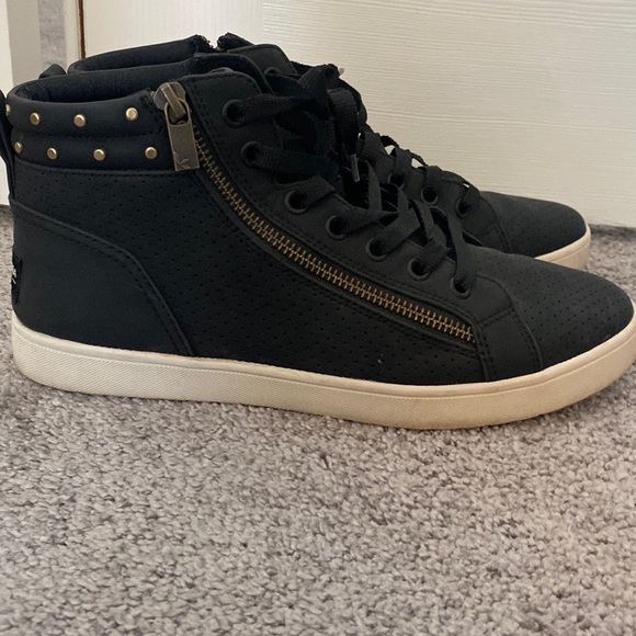 UGG Shoes - Size 9 Koolaburra By Ugg black womens high tops